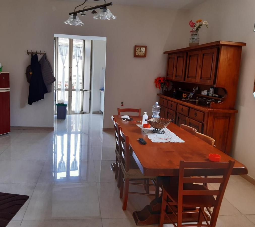 House Adrian Apartman Nápoly Kültér fotó